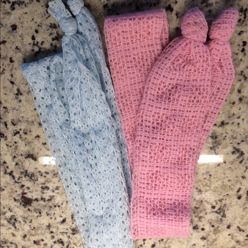🟢Two Skinny Scarves